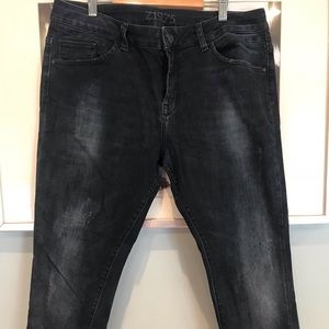 Zara 1975 dark grey lightly distressed jeans